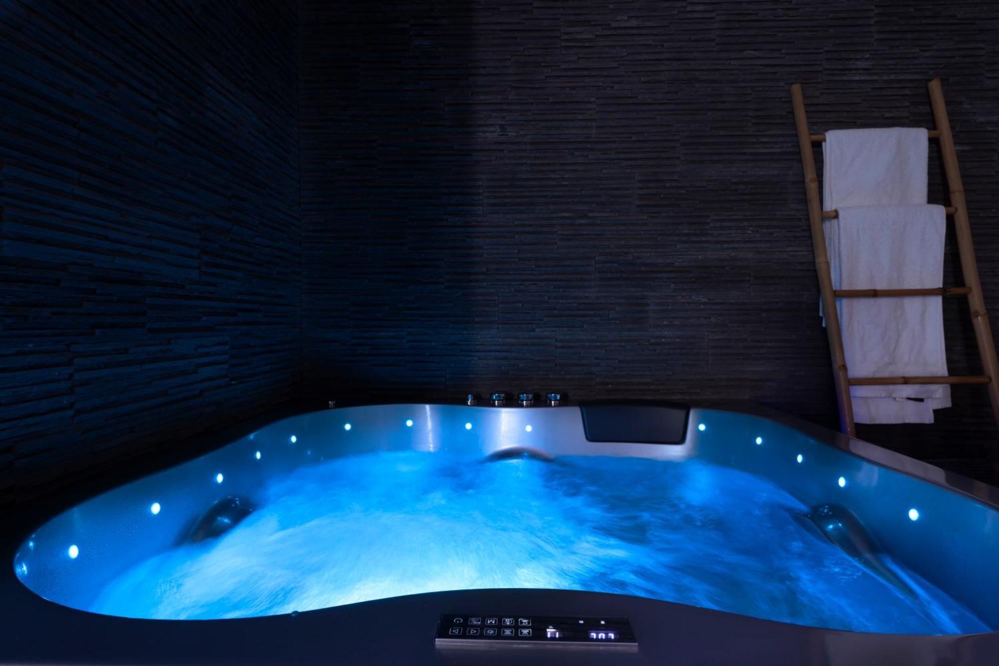 Loft Romantique - Spa Privatif - Spa Noctambulles Hyeres Exterior photo